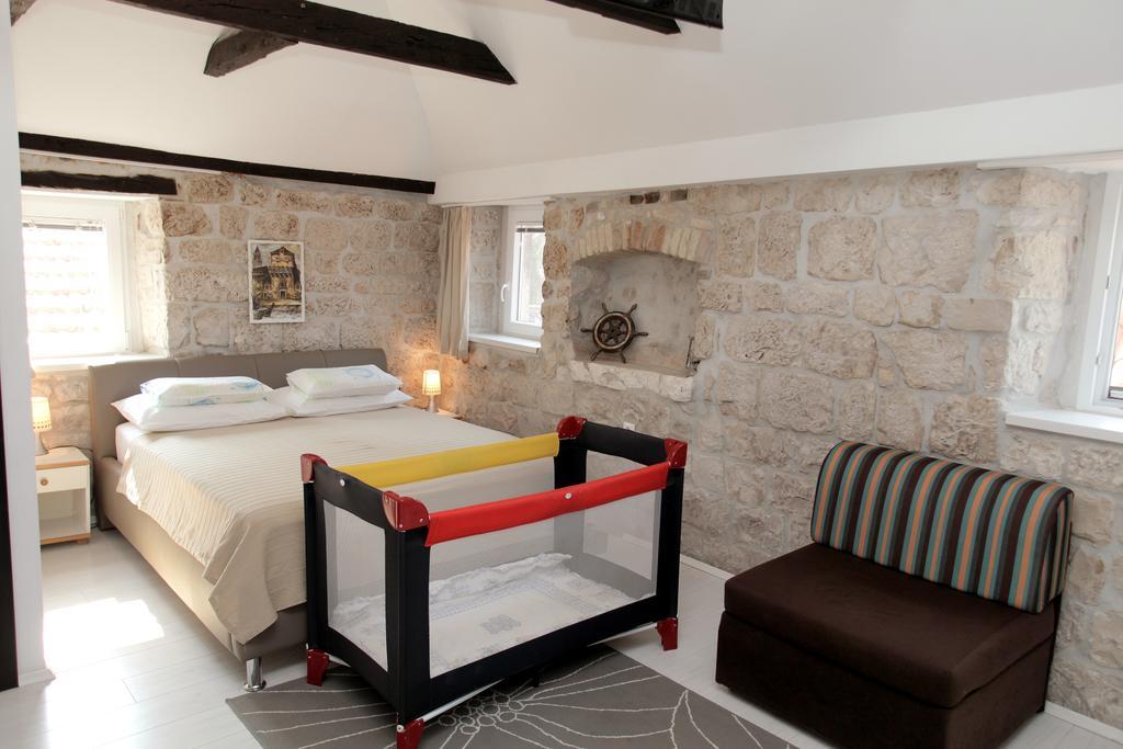 Apartment Tragurium Trogir Eksteriør bilde